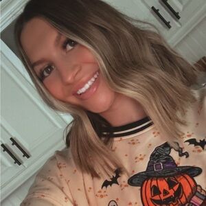 Meet your Posher, Whitney